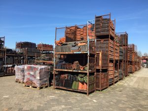 dakpannen hulpstukken rood natuurrood blauw gesmoord 